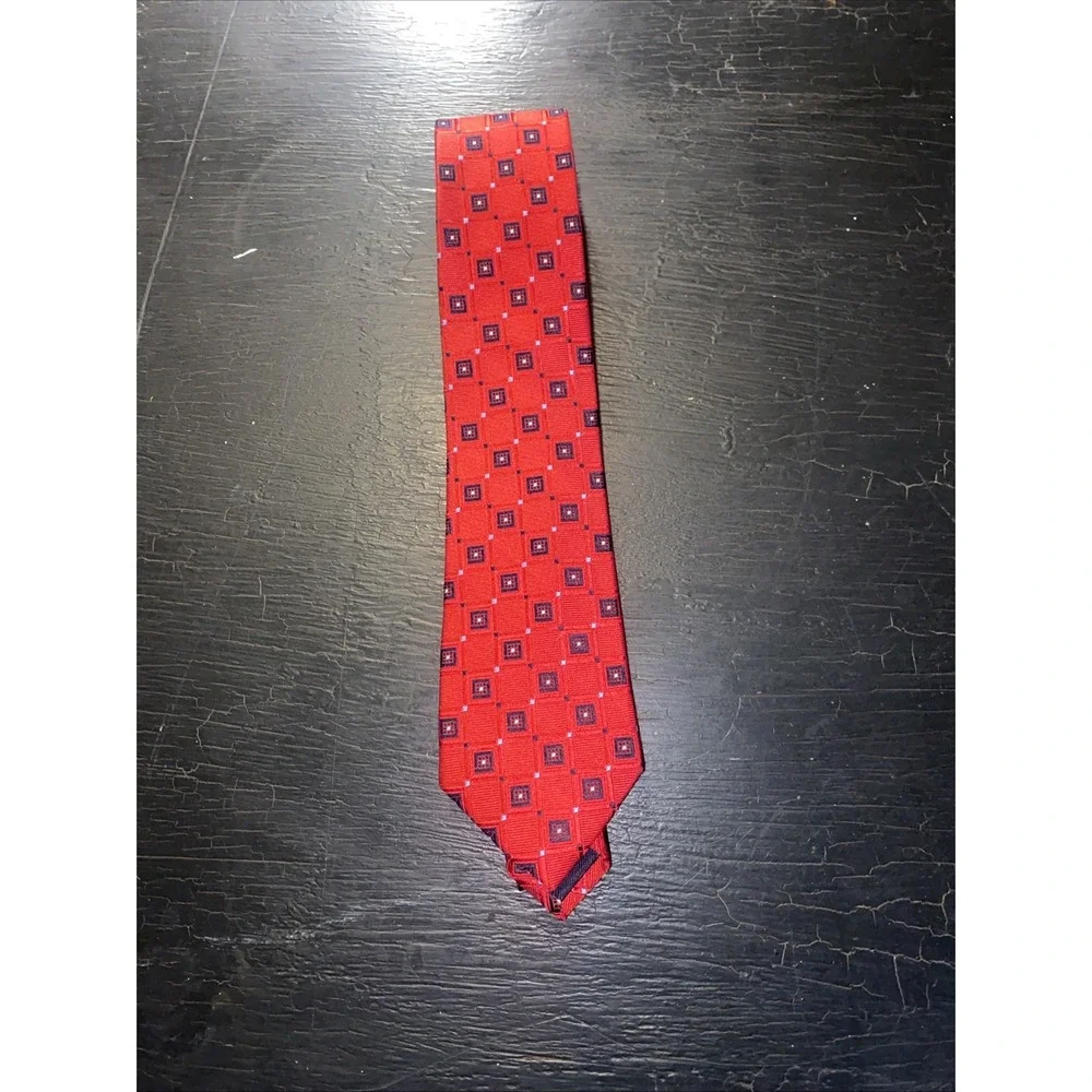 Hart Schaffer Marx Men's Neck Tie Red Silk Foulard Geometric Made‎ in USA Red